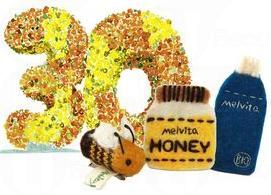 Melvita 30歲生日紀念品 -- Melvita小蜜蜂、蜂蜜罐及皇牌精露三款襟章 